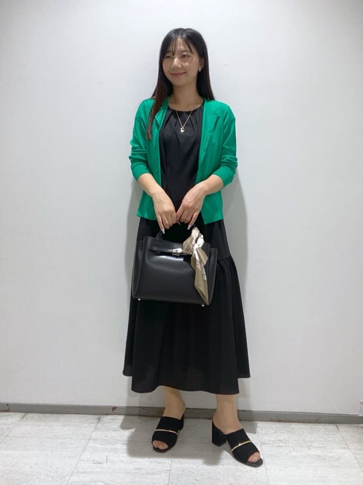meiさんの「INDIVI｜【1枚でコーデ完成！】タックワンピース」を使ったコーディネート