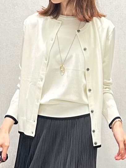 Miwaさんの「UNTITLED｜【アンサンブル可/薄手】ベーシッククルーネックカーディガン」を使ったコーディネート