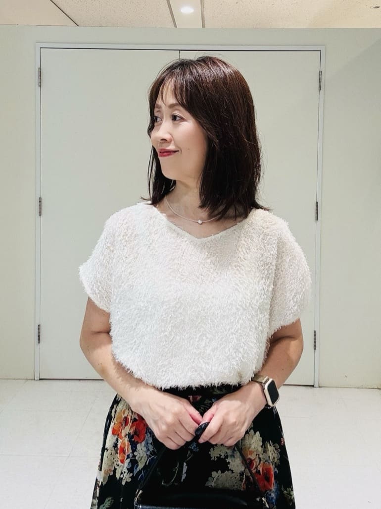 makiさんの「UNTITLED｜【セットアップ可/洗える】フェザーフレンチスリーブブラウス」を使ったコーディネート