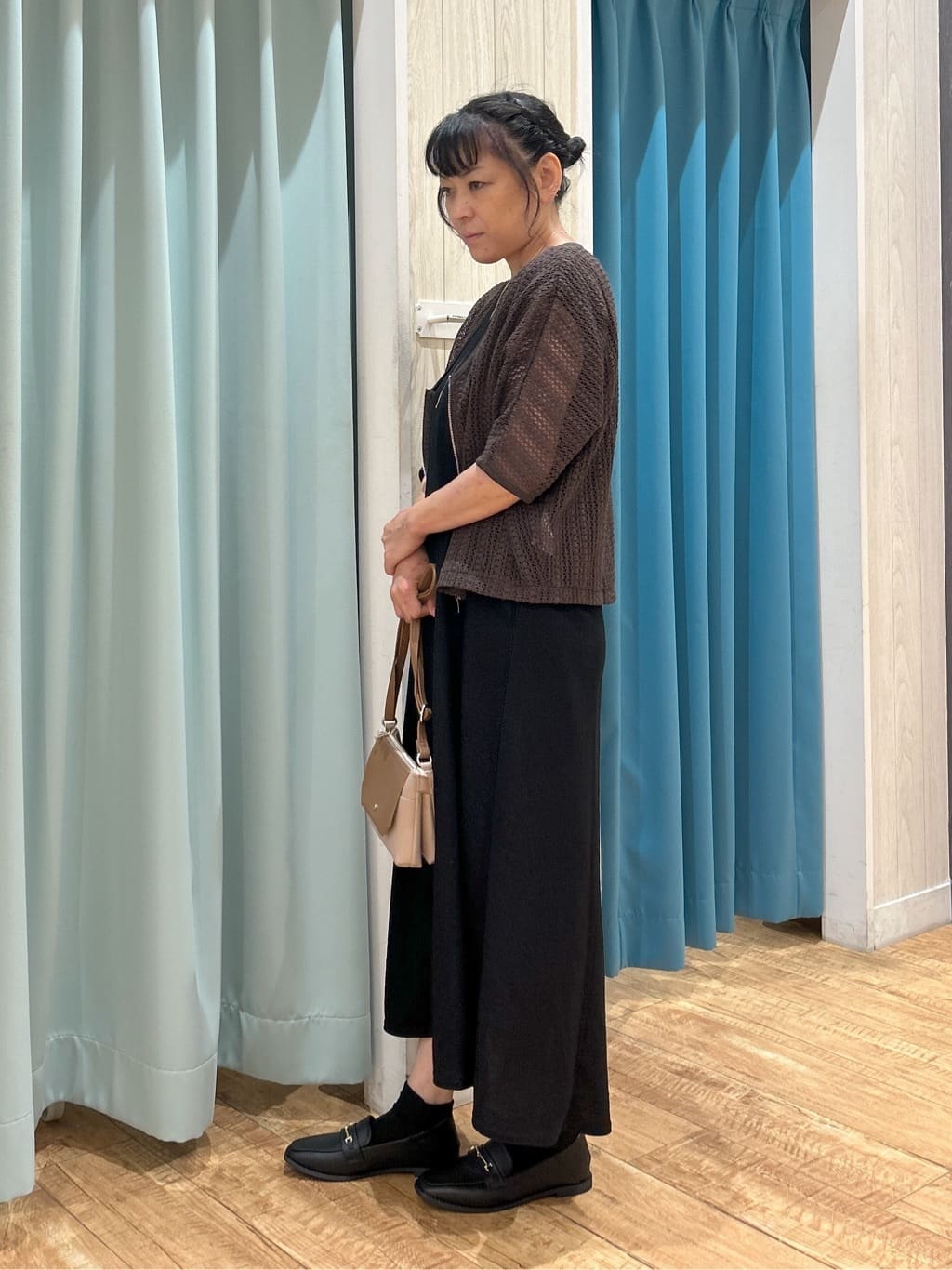 わかさんの「SHOO･LA･RUE｜【洗える/S-LL】季節の変わり目に 透かし柄が涼やか ジップブルゾン」を使ったコーディネート