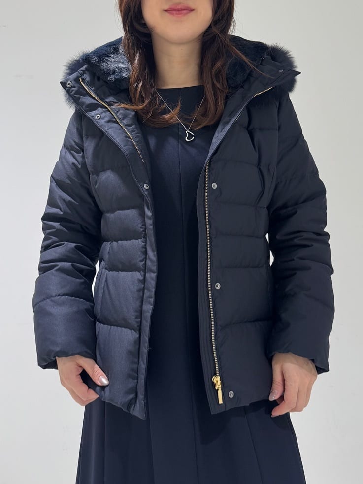 そんさんの「INDIVI｜【名品／撥水／抗菌防臭】ショート丈リサイクルダウンコート」を使ったコーディネート