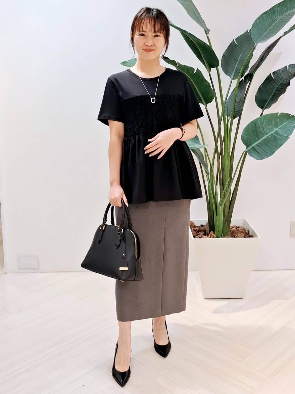 YuKaRiさんの「UNTITLED｜【コットン100/洗える/Tシャツ】シャーリングドッキングペプラム」を使ったコーディネート