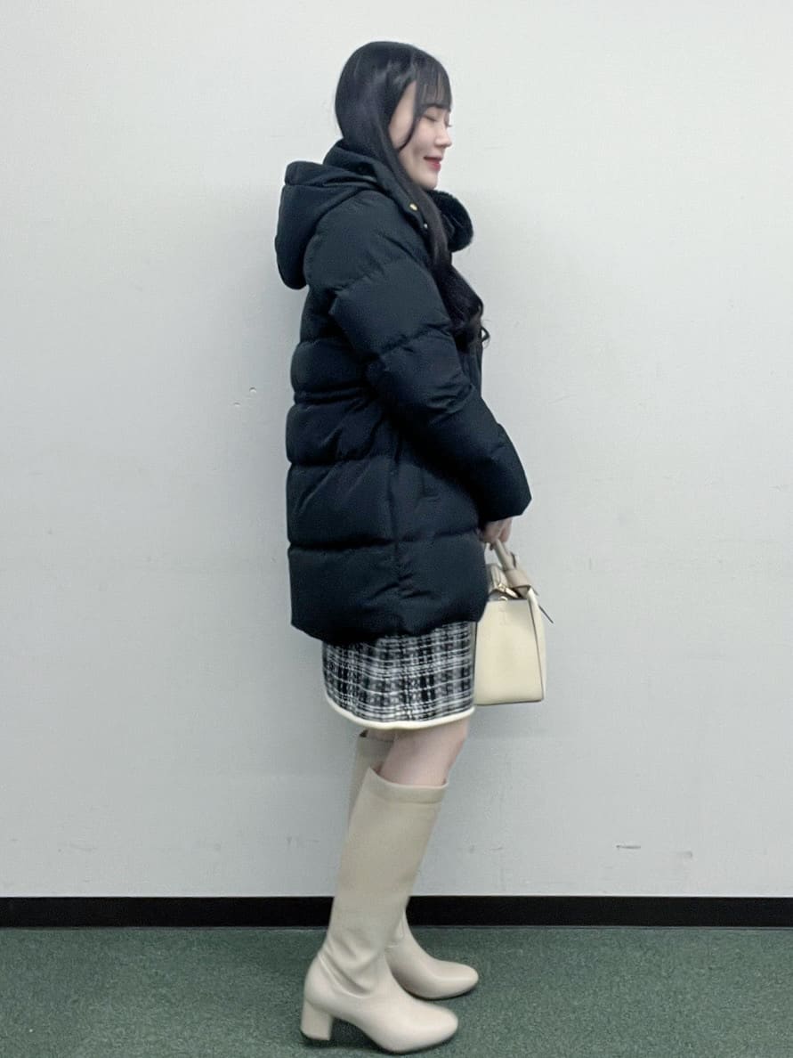 Hitomiさんの「index｜KAWADAダウンドロストミドルコート【撥水／洗濯機OK／2WAY／静電気防止裏地】《XS～3L》」を使ったコーディネート