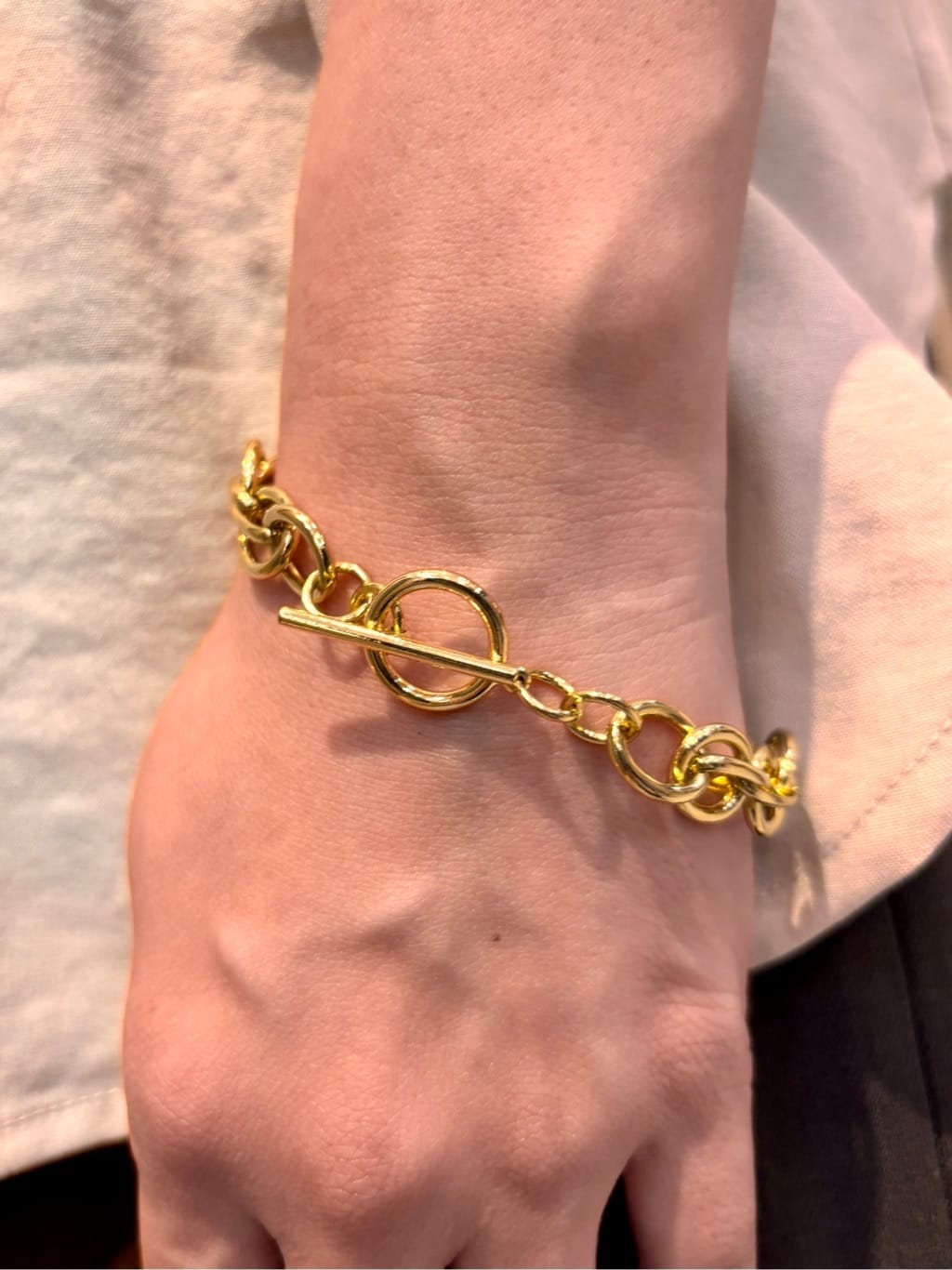 HaNeさんの「THE SHOP TK｜チェーンブレスレット」を使ったコーディネート