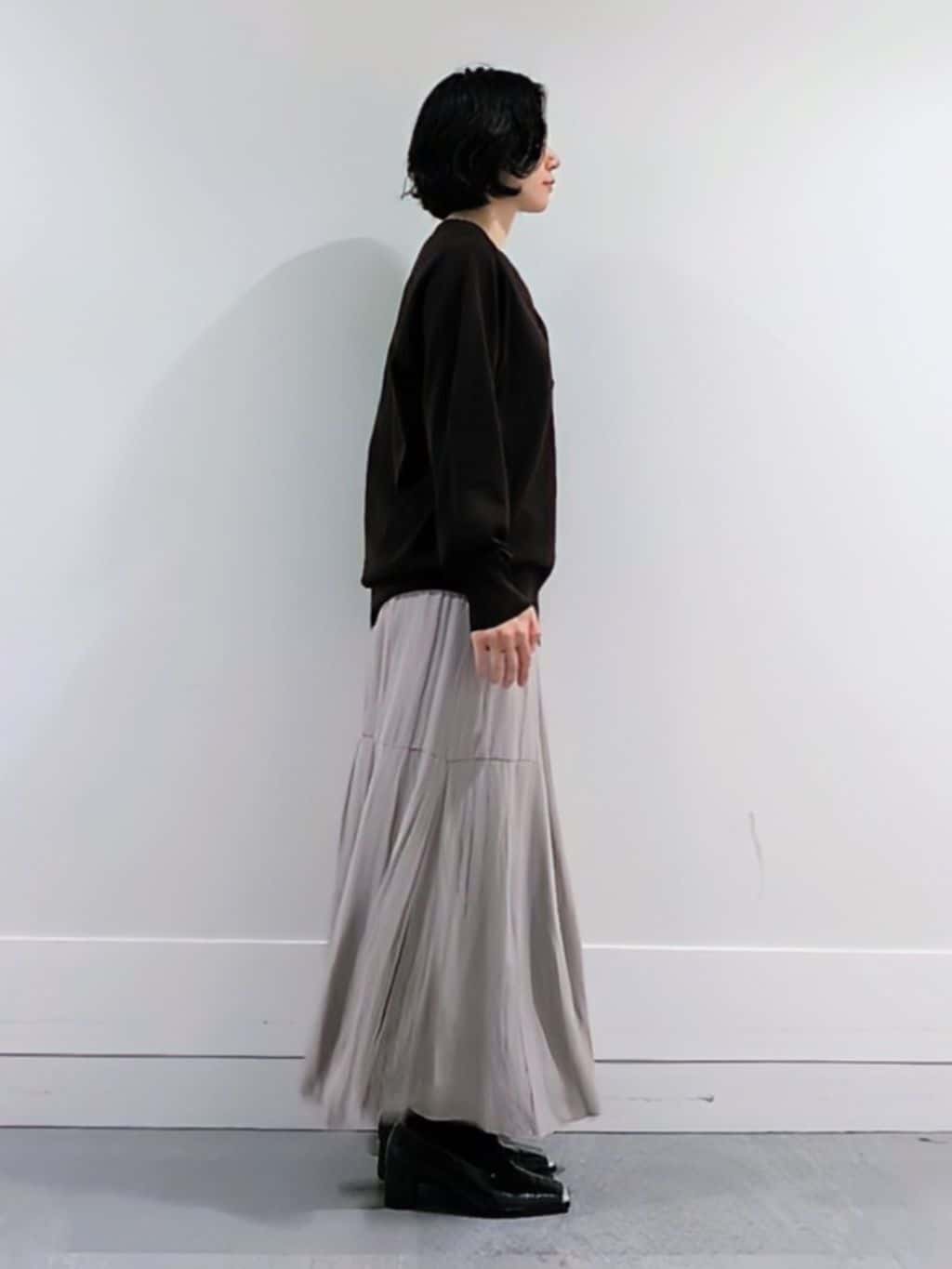 ミズタさんの「UNTITLED｜【アンサンブル可/洗える/Vネック】ウールシルクカーディガン」を使ったコーディネート