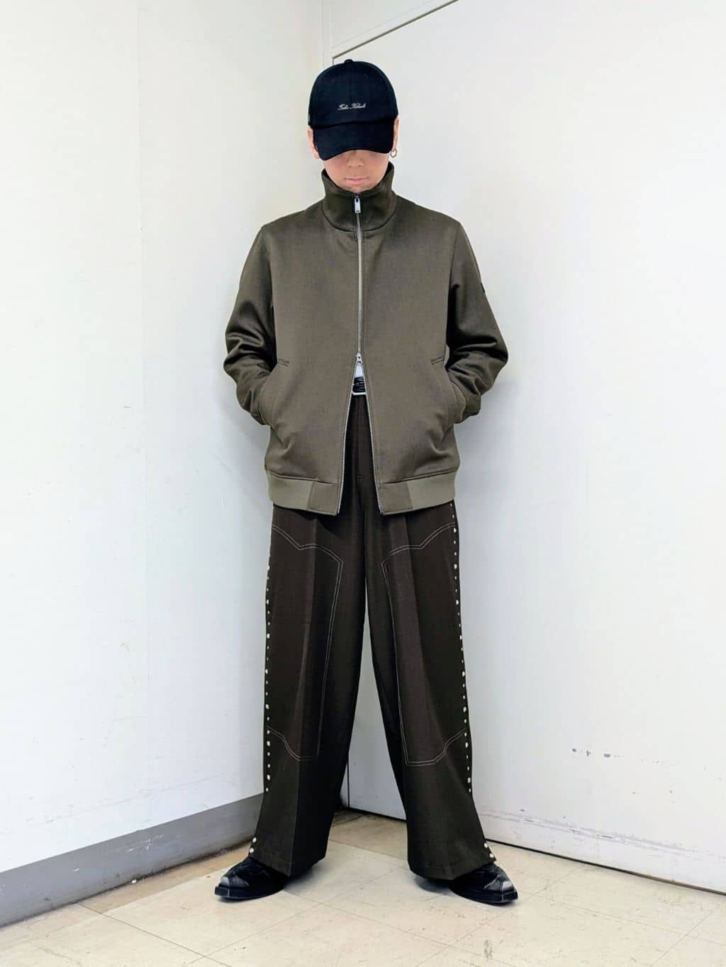 ryoさんの「TAKEO KIKUCHI｜【JUST ONE LAYER】ダウンファブリック ジップアップ リブ ブルゾン」を使ったコーディネート