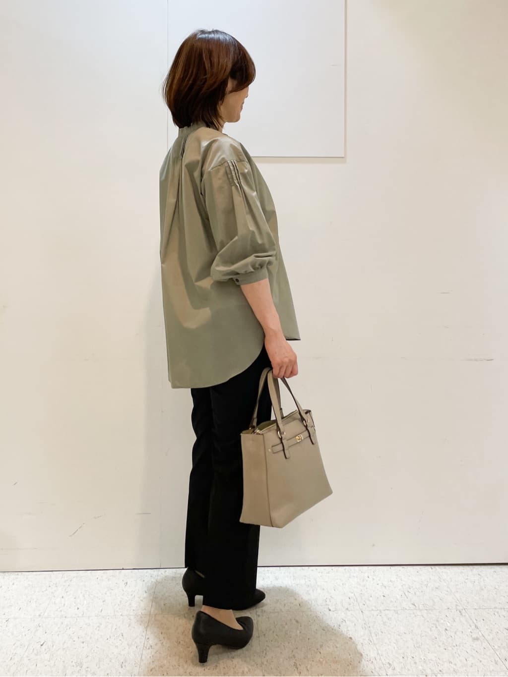 めいさんの「Reflect｜【程よいゆとり感／体型カバー】ピンタックデザインシャンブレーブラウス」を使ったコーディネート