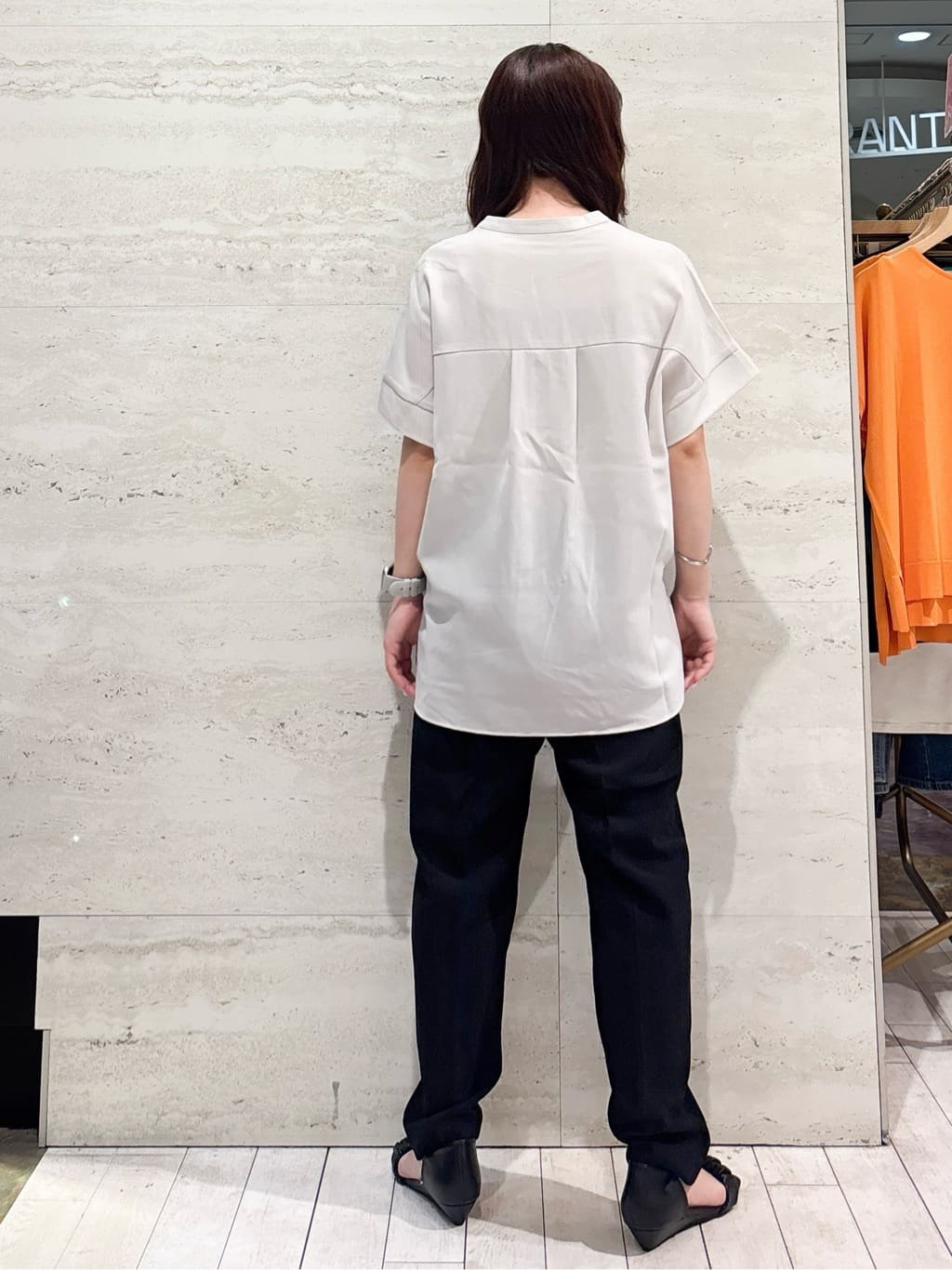 かほさんの「OPAQUE.CLIP｜美脚イージーテーパードパンツ【防シワ／洗濯機洗い可／抗ピル／ストレッチ】《丈が選べる／SS-LLサイ」を使ったコーディネート