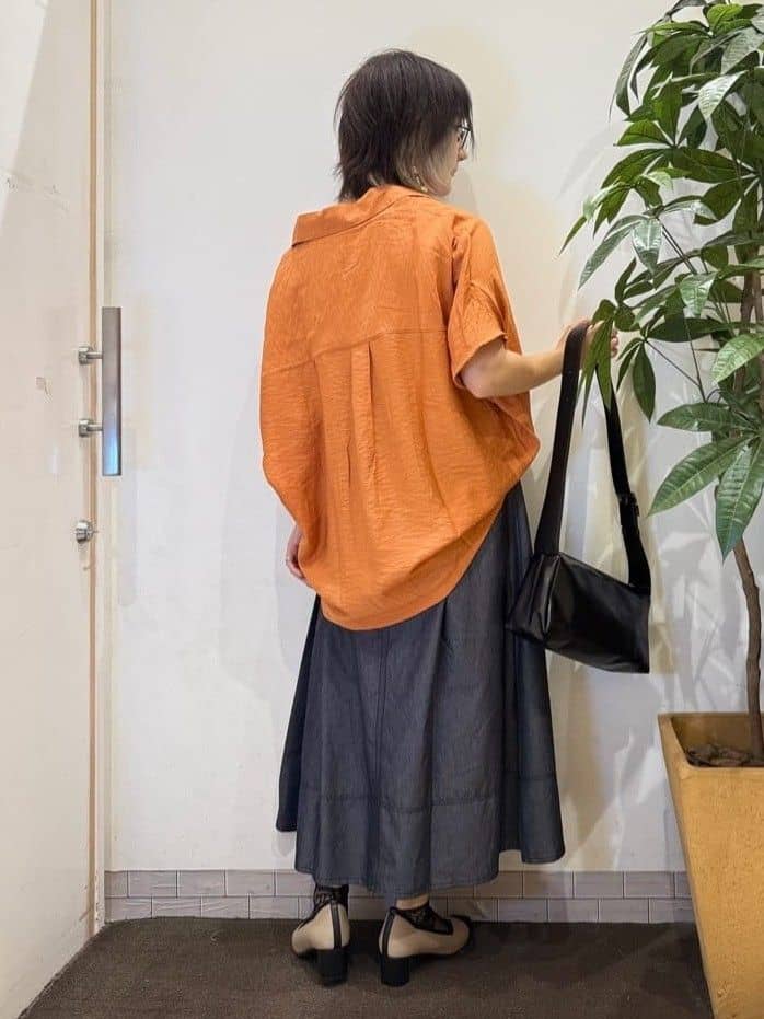 misakiさんの「SHOO･LA･RUE｜【洗える/S-LL/5分袖】1枚でも羽織としても。さらさらドレープシャツ」を使ったコーディネート