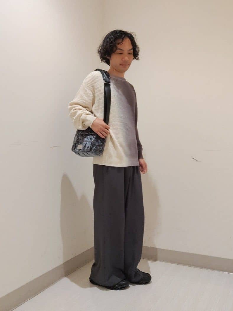 NAKANOさんの「tk.TAKEO KIKUCHI｜グラデダイニットプルオーバー」を使ったコーディネート