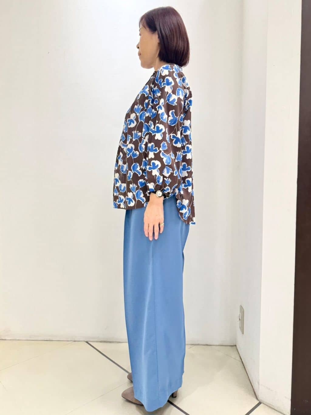 matsuさんの「Reflect｜【ジャケットのインナーにおすすめ◎】花柄タックデザインブブラウス」を使ったコーディネート