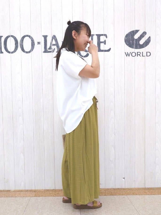 とろろさんの「SHOO･LA･RUE｜【洗える/S-LL/プチプラ】さらっとすっきりきれい見え スキッパーブラウス」を使ったコーディネート