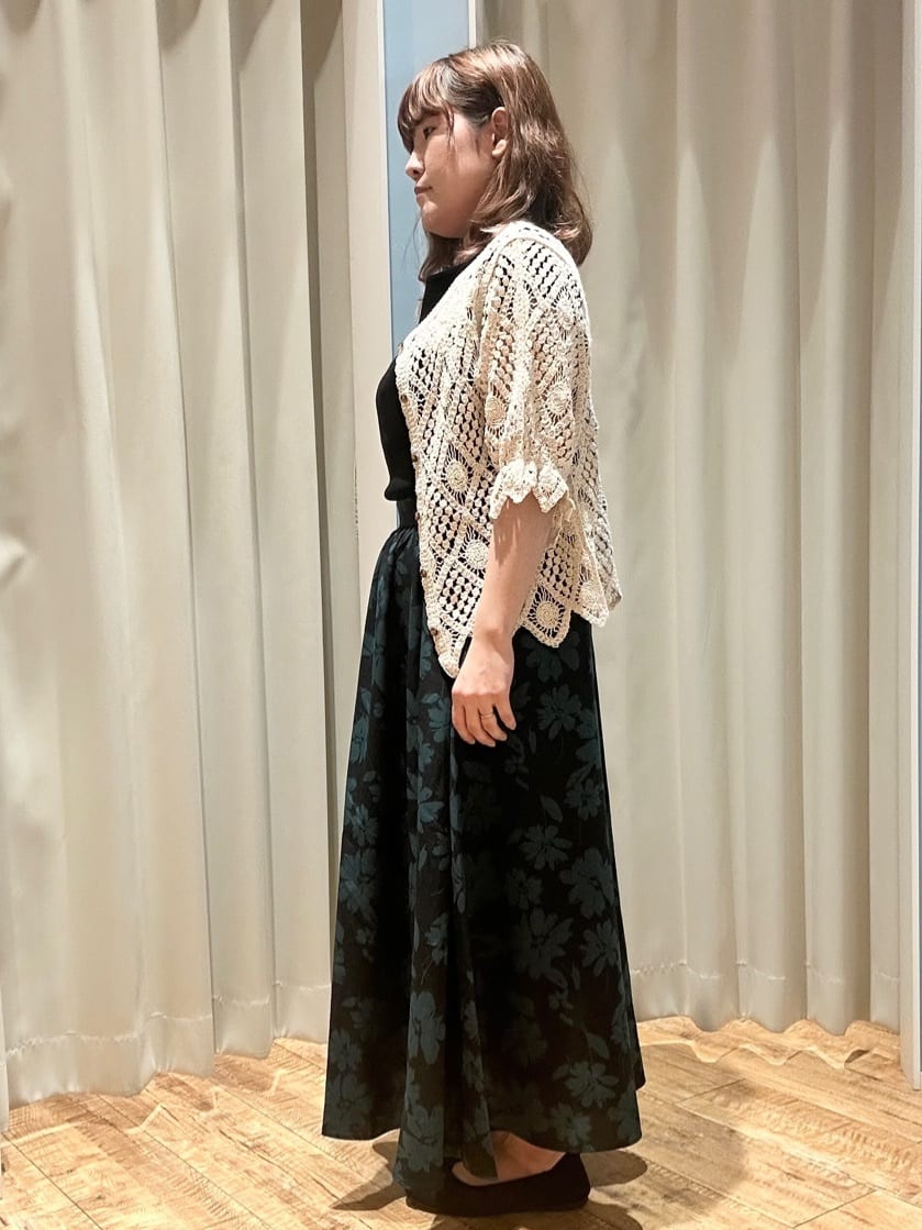 Hikaさんの「SHOO･LA･RUE｜【洗える/S-LL/ひんやり】さらりと好印象　総針フレンチスリーブニット」を使ったコーディネート