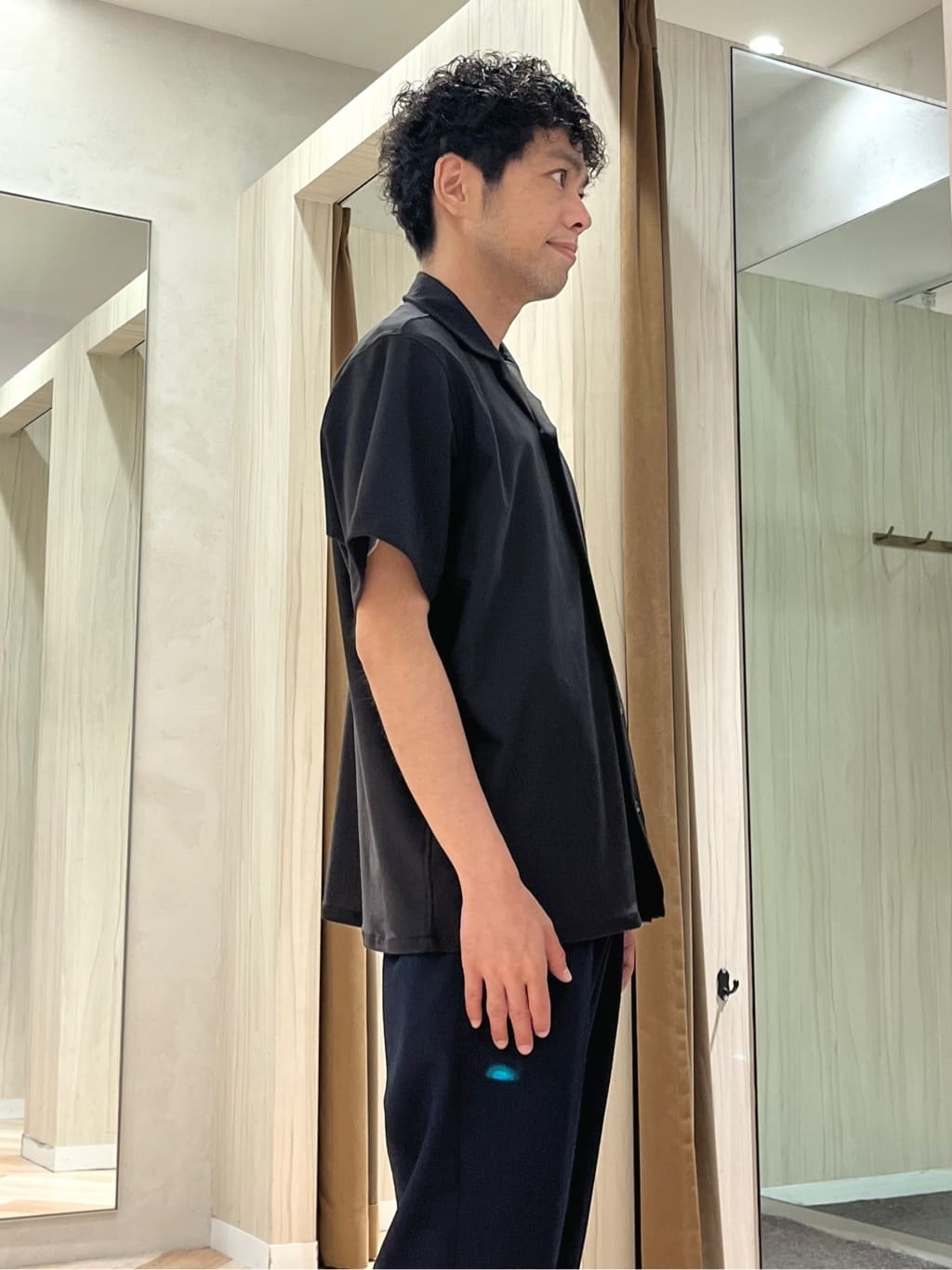 URAさんの「TAKEO KIKUCHI｜【COOL CITY WEAR】エアートール オープンカラーシャツ /接触冷感・通気性」を使ったコーディネート