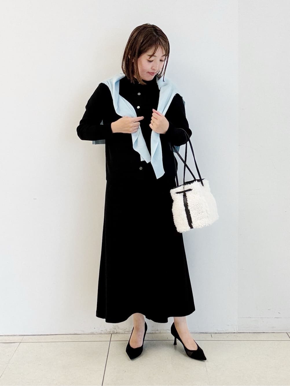 yoshiyaさんの「INDIVI｜【SETUP可能／洗える／UVケア】ライトジャージ セミフレアスカート」を使ったコーディネート