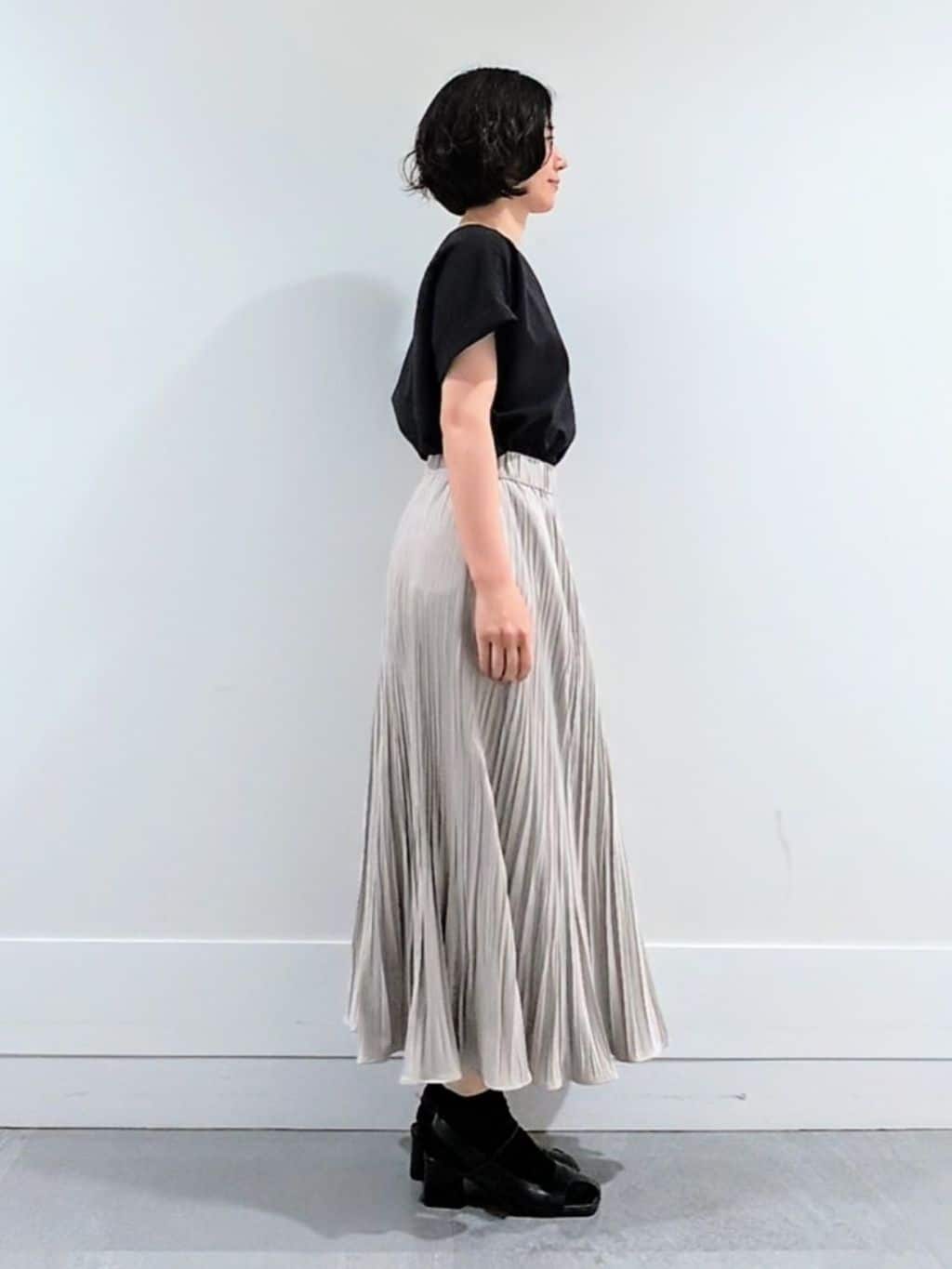 ミズタさんの「UNTITLED｜【セットアップ可/はっ水/通勤】リラククール 半袖ブラウス」を使ったコーディネート