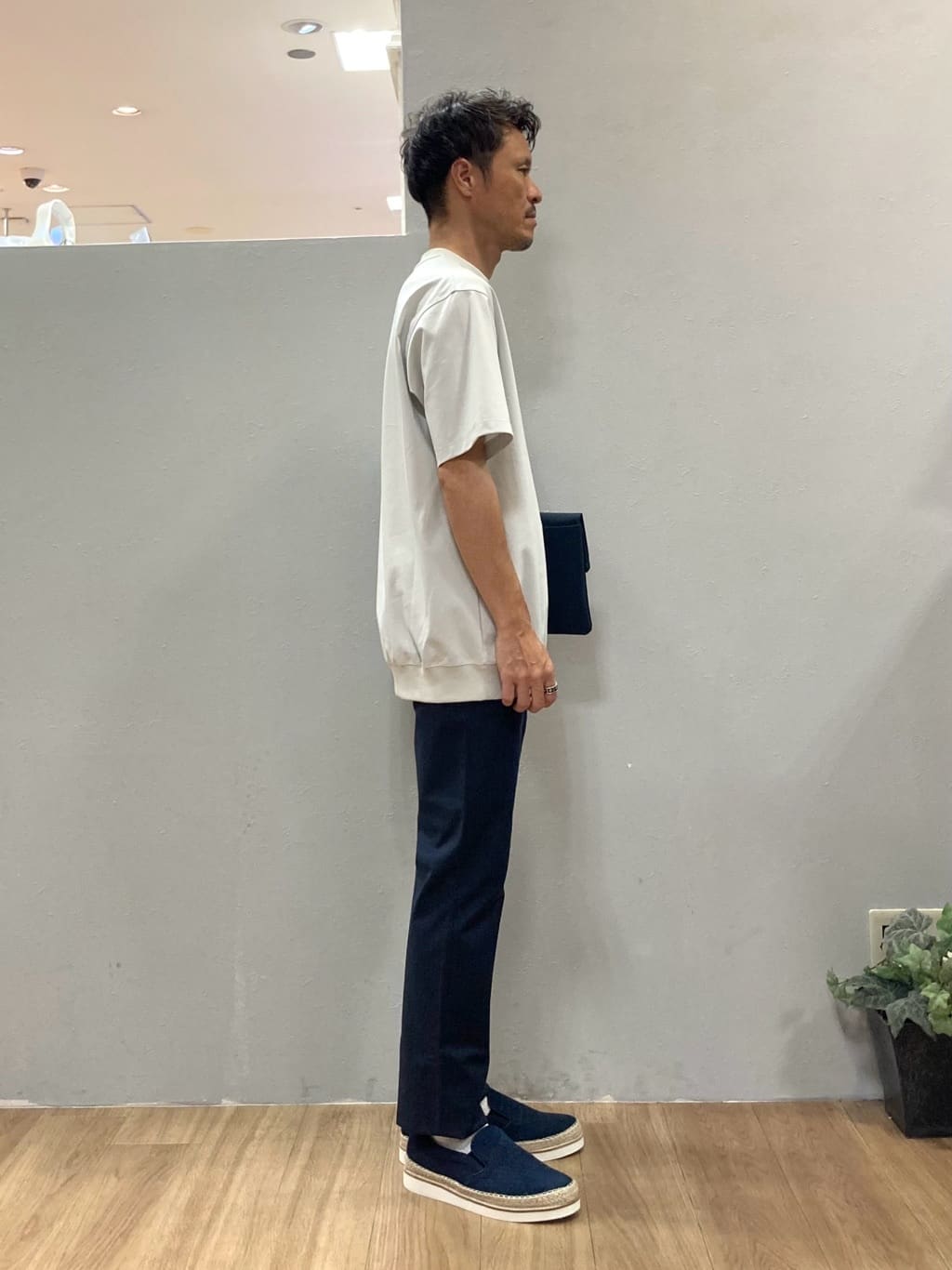 シュンさんの「TAKEO KIKUCHI｜【抗菌防臭／5サイズ展開】ハイゲージポンチ Tシャツ」を使ったコーディネート