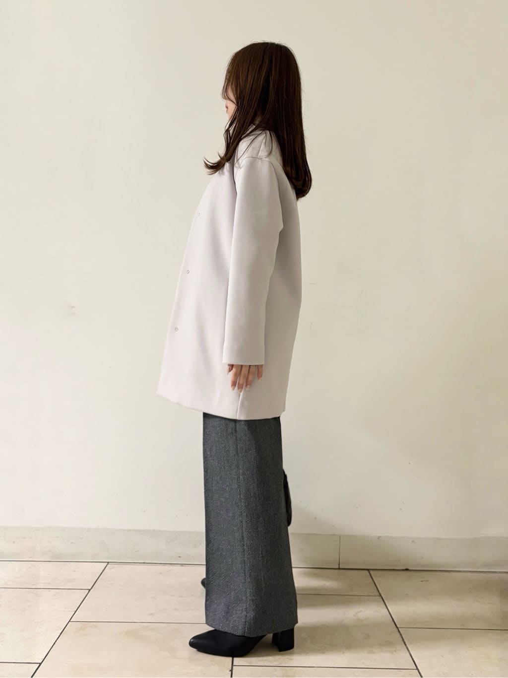 kahoさんの「INDIVI｜【秋／軽羽織り】ノーカラーミドル丈ライトコート」を使ったコーディネート