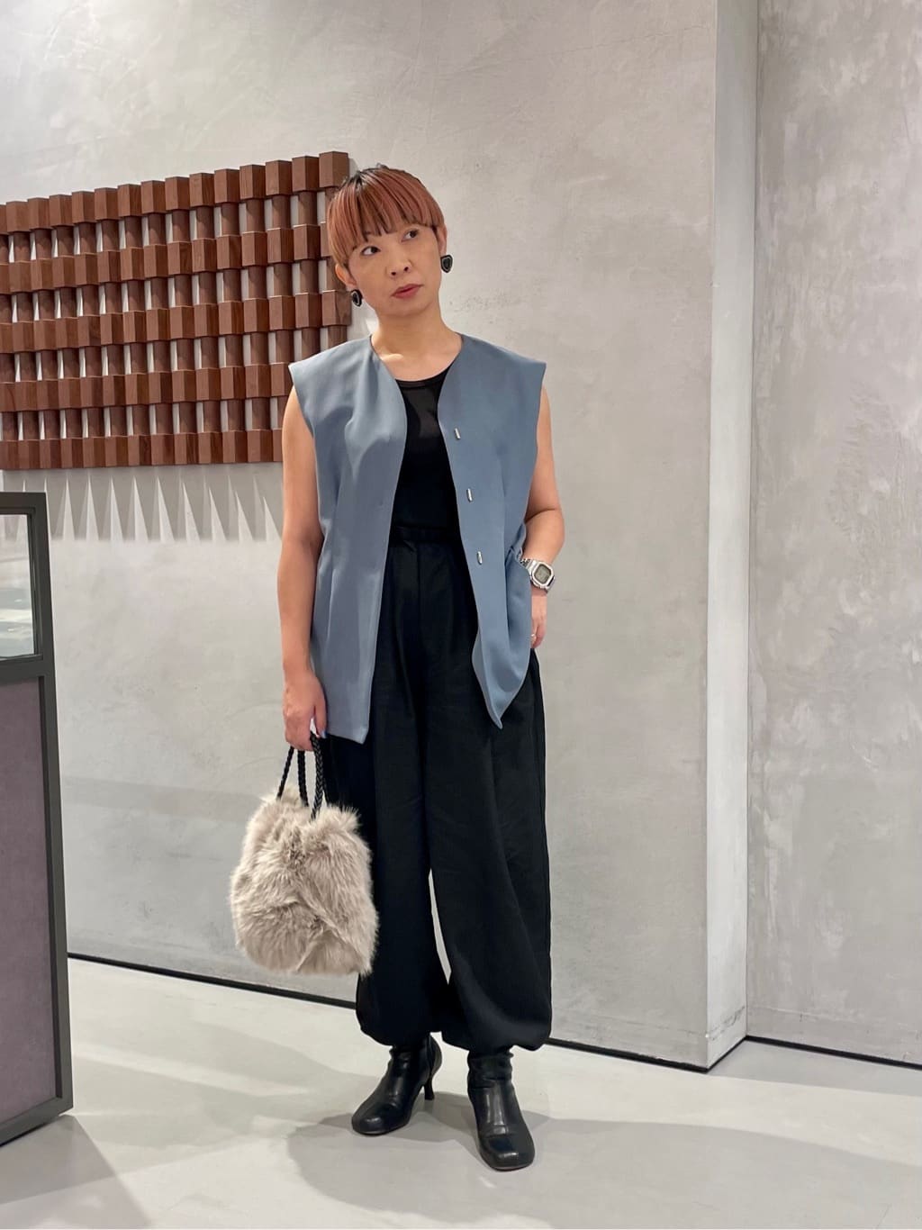 KOUさんの「INDIVI｜【セットアップ対応】ウーステッドライクジレジャケット」を使ったコーディネート