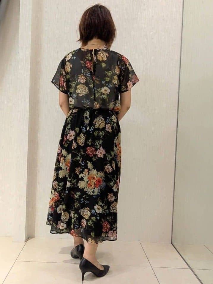 u-macoさんの「UNTITLED｜【ステンレス】カーヴィプレートショートネックレス」を使ったコーディネート