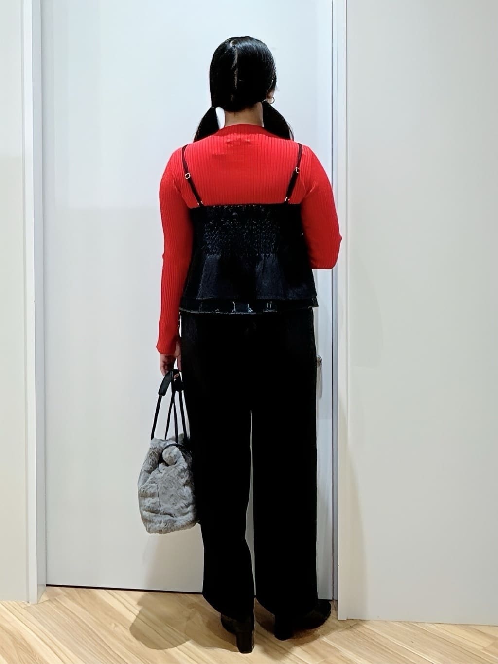 みいさんの「grove｜【2点SET/体型カバー】透け感とレイヤードで大人の遊び心を、ビスチェSET UP」を使ったコーディネート