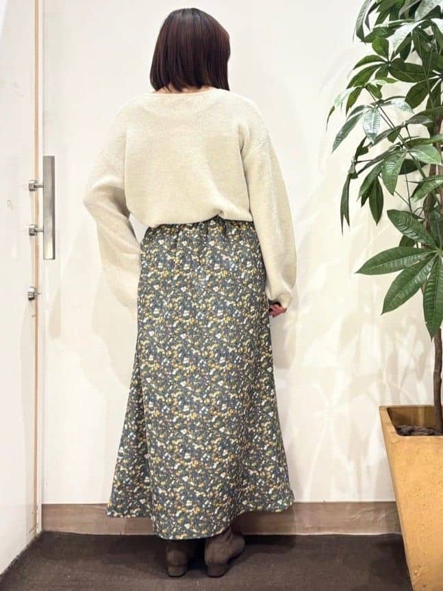 TOWAさんの「SHOO･LA･RUE｜【S-LL】華やかで主役 花柄Aラインスカート」を使ったコーディネート