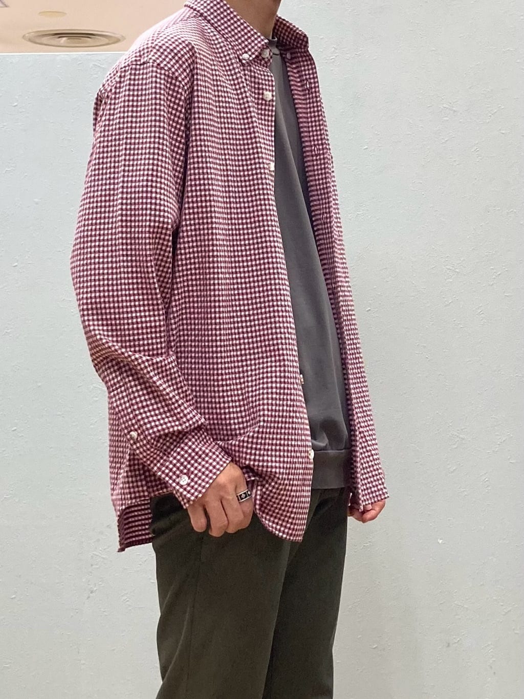 シュンさんの「TAKEO KIKUCHI｜【抗菌防臭/シーズンレス】シアサッカーギンガムチェック ストレッチシャツ」を使ったコーディネート