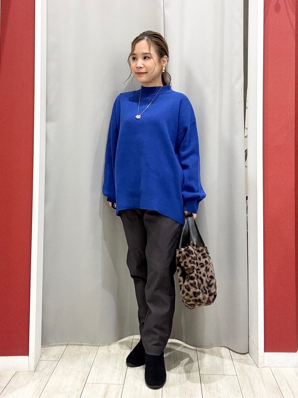 shioさんの「SHOO･LA･RUE｜【洗濯機可/撥水】フェイクファーフード ロングダウン」を使ったコーディネート