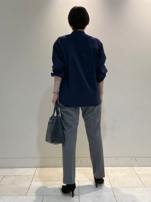 フミさんの「Reflect｜【さらっと一枚で決まる／重ね着にもおすすめ◎】タックスリーブシャツブラウス」を使ったコーディネート