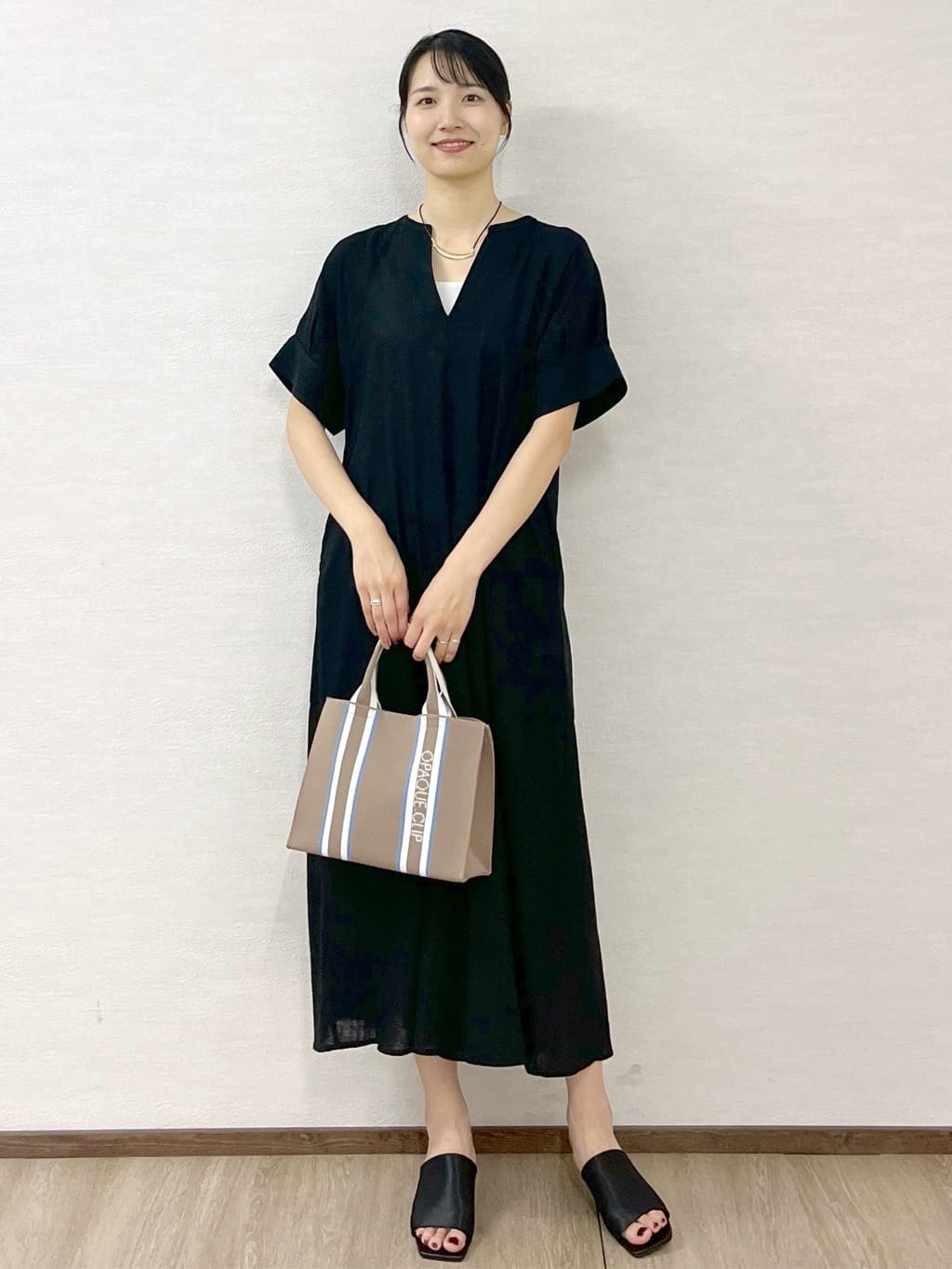 sachikoさんの「OPAQUE.CLIP｜レーヨン麻キーネックワンピース【洗える】」を使ったコーディネート
