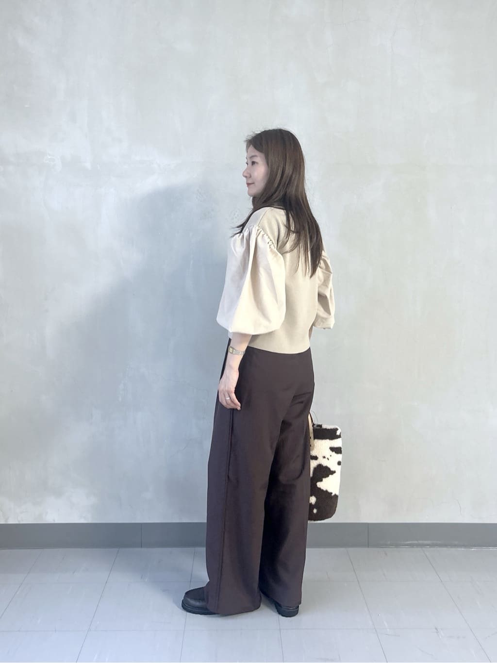 takaさんの「INDIVI｜Comfy SET UP｜イージーストレートワイドパンツ【セットアップ対応／通勤/カセット服】」を使ったコーディネート