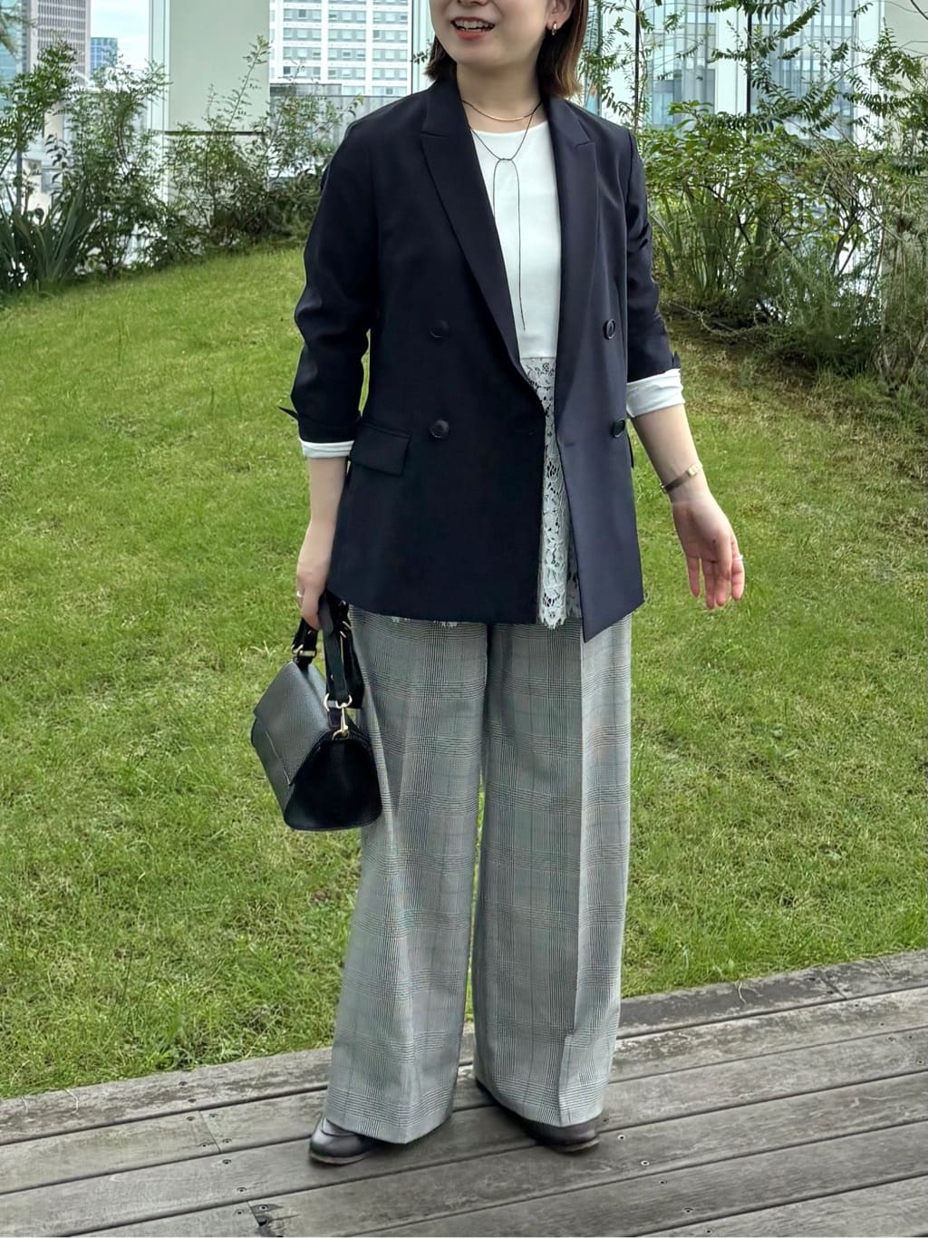 sakuさんの「INDIVI｜【褒められパンツ】ワンタックワイドパンツ」を使ったコーディネート
