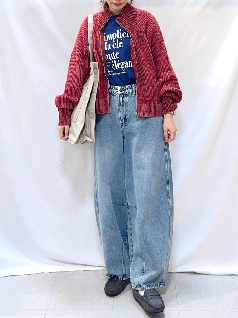𝐇𝐢𝐫𝐨𝐦𝐢さんの「SHOO･LA･RUE｜大人カジュアルスタイルに フェザーストライプモールブルゾン」を使ったコーディネート
