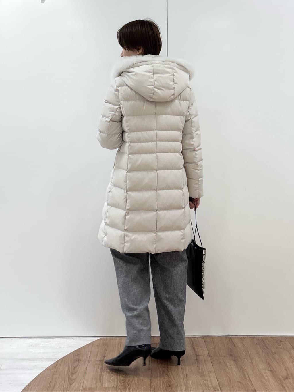 kanaeさんの「INDIVI｜【名品／撥水／抗菌防臭】ロング丈リサイクルダウンコート」を使ったコーディネート