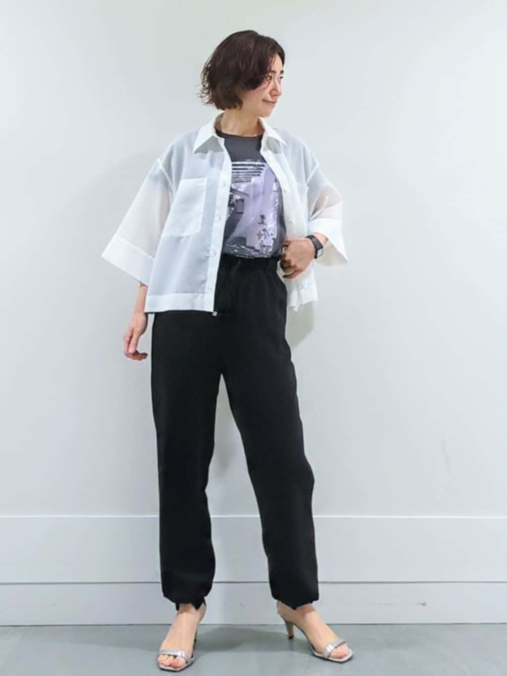 ミズタさんの「UNTITLED｜【吸水速乾/ウエストゴム】バックサテン ジョグパンツ」を使ったコーディネート