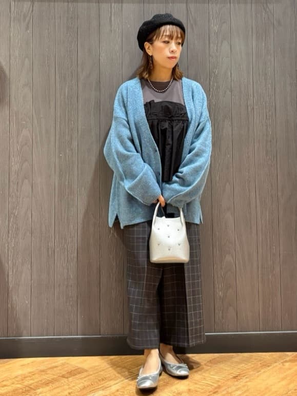 meiさんの「SHOO･LA･RUE｜【洗濯機可】ふわっと軽く羽織れる オーバーサイズカーディガン」を使ったコーディネート