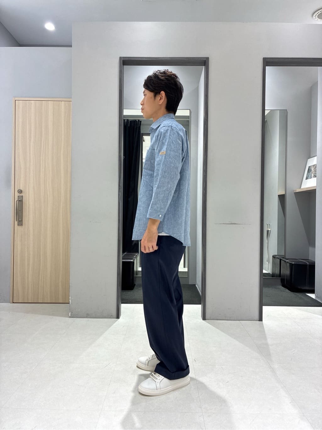わいずみさんの「TAKEO KIKUCHI｜【多機能・軽量】シャドーライン リュック」を使ったコーディネート