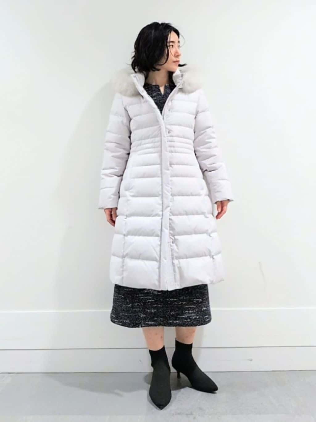 ミズタさんの「UNTITLED｜【はっ水機能/フード取り外し可/防寒】ロングダウンコート」を使ったコーディネート