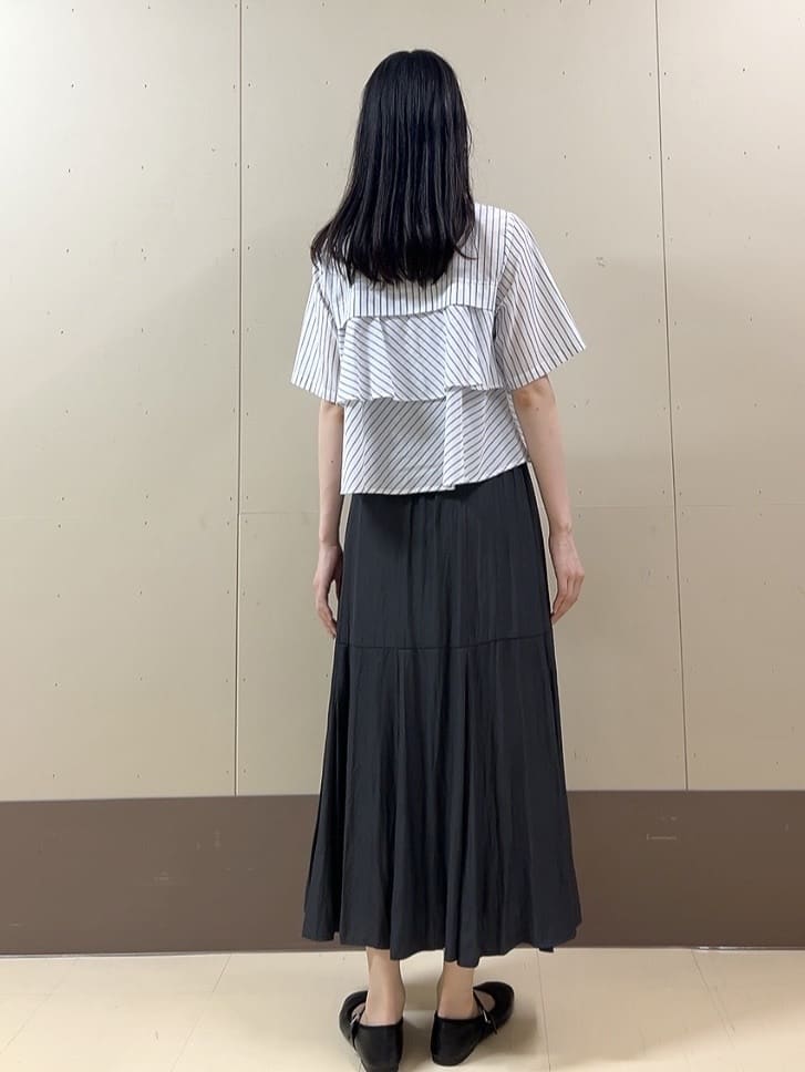 sechiさんの「UNTITLED｜【短丈/前ボタン/五分袖】ストライプフリルシャツ」を使ったコーディネート