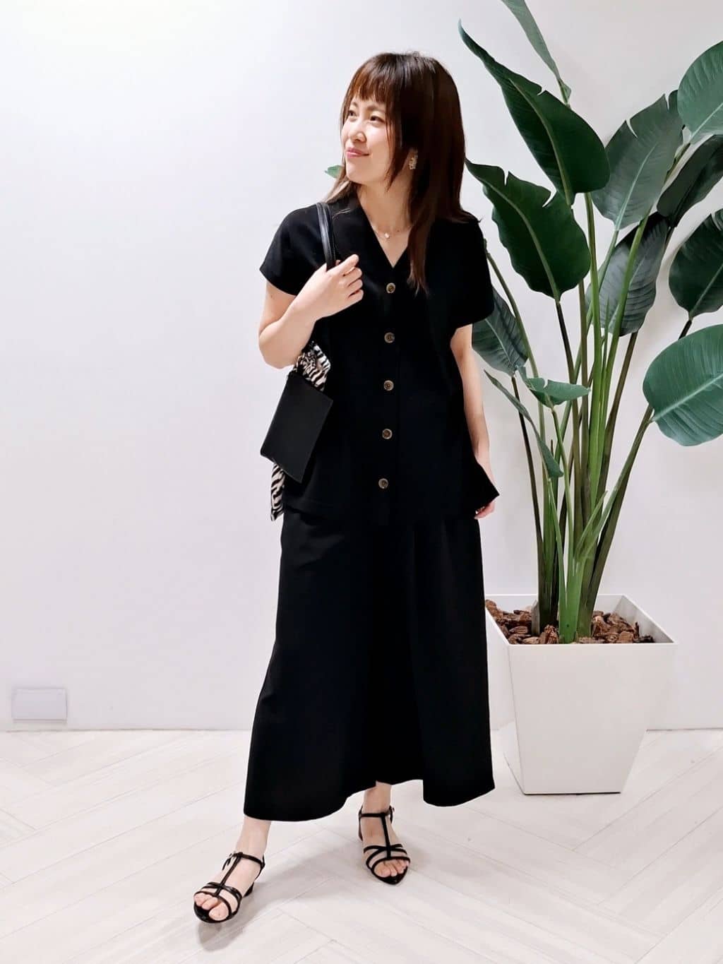 YuKaRiさんの「UNTITLED｜シャイニービーズネックレス」を使ったコーディネート