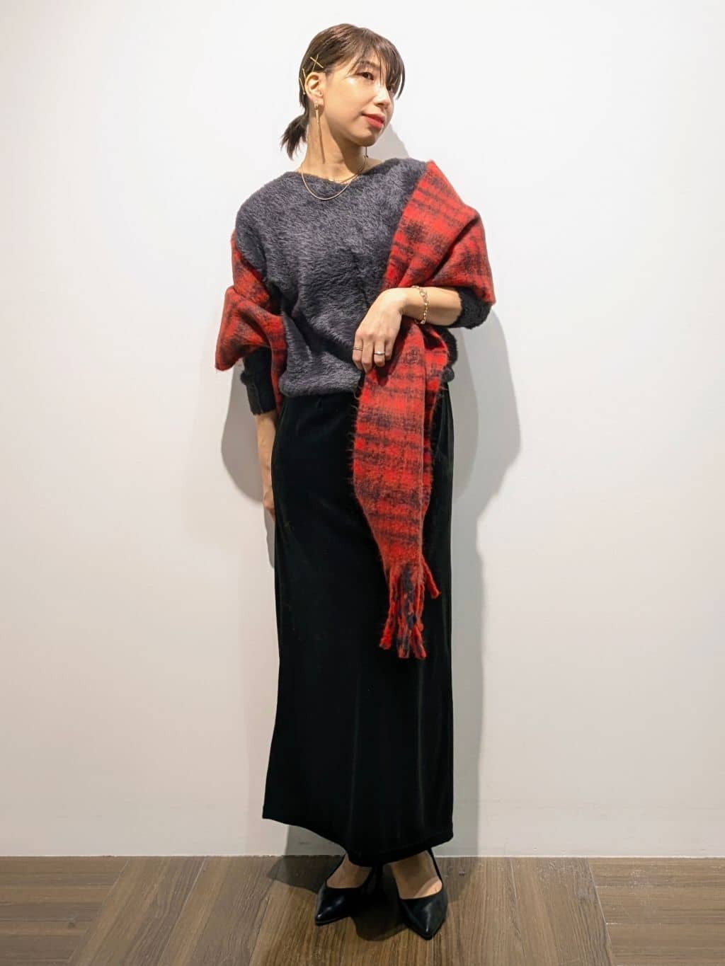 4410さんの「THE SHOP TK｜【華やかで柔らか】ふわふわフェザーニット/洗える・前後2WAY」を使ったコーディネート