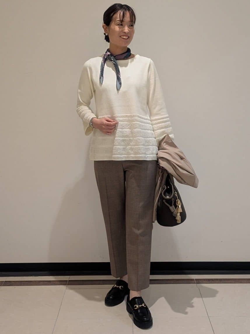 mikiさんの「COUP DE CHANCE｜【手洗い可】ラメフェザーデザイン ニットトップス」を使ったコーディネート