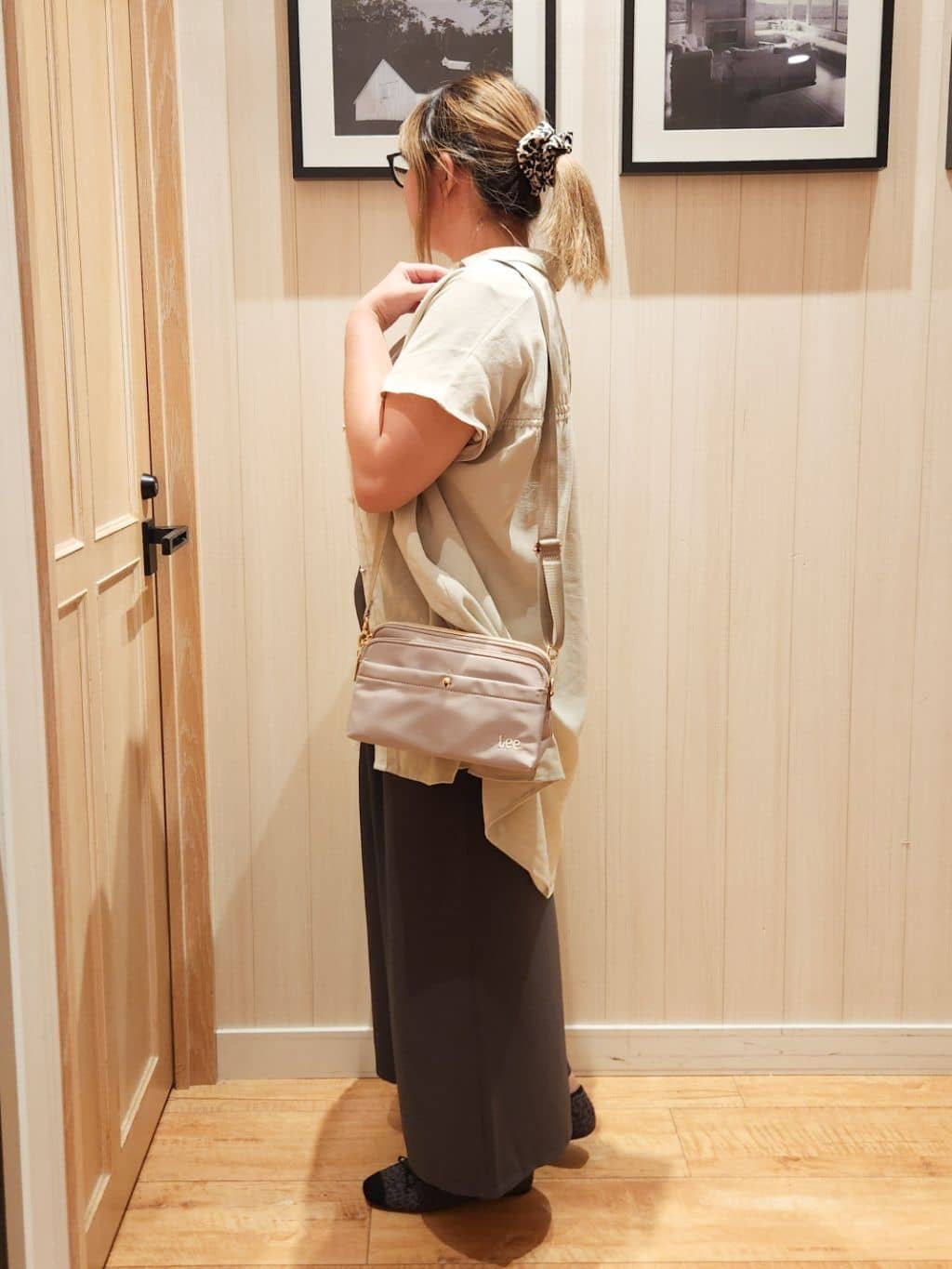 れーやんさんの「SHOO･LA･RUE｜【S-LL/体型カバー】さらりとしたタッチが心地よい バックギャザーブラウス」を使ったコーディネート