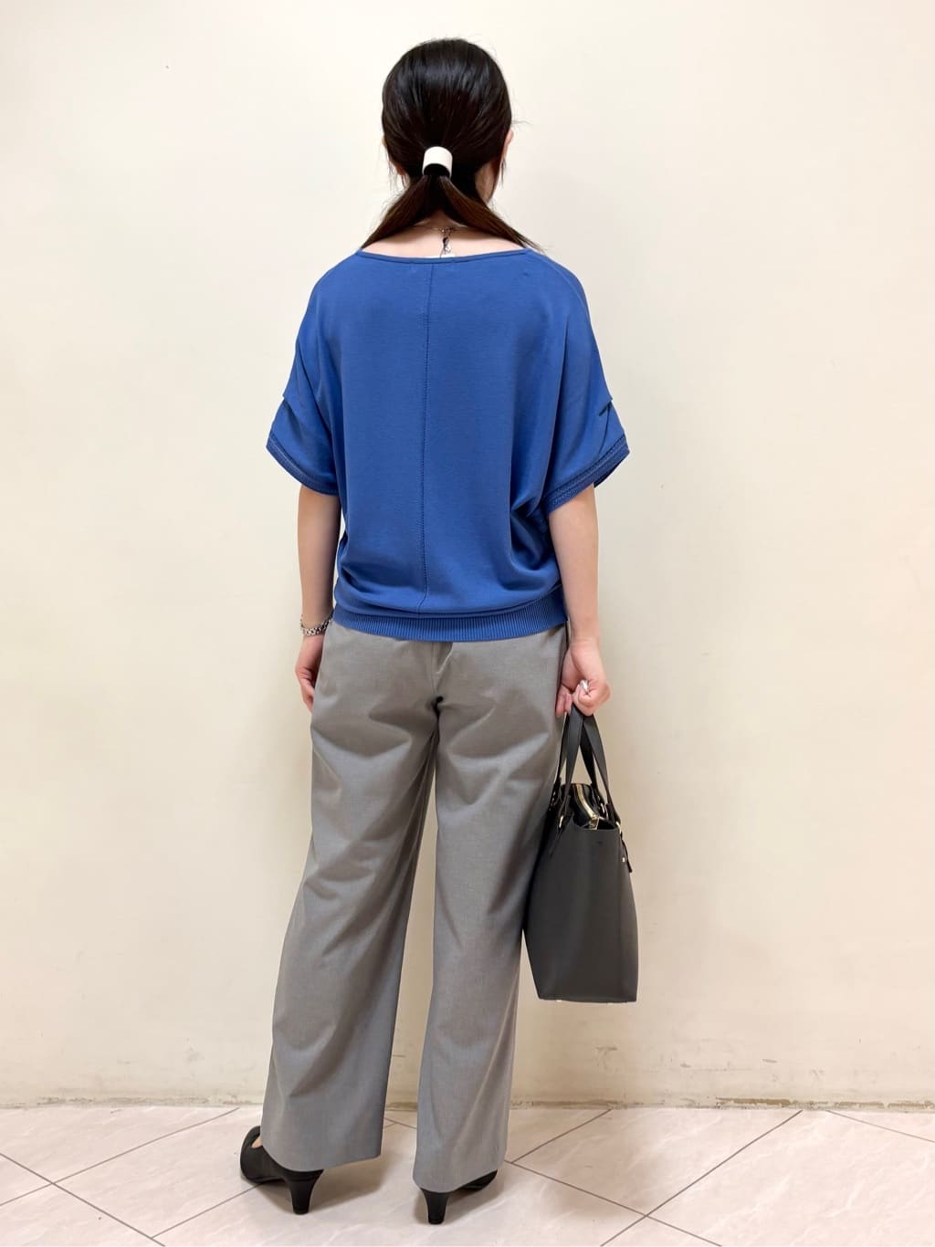 mikiさんの「Reflect｜【選べる7色◎／手洗い可／二の腕カバー】半袖ニット」を使ったコーディネート