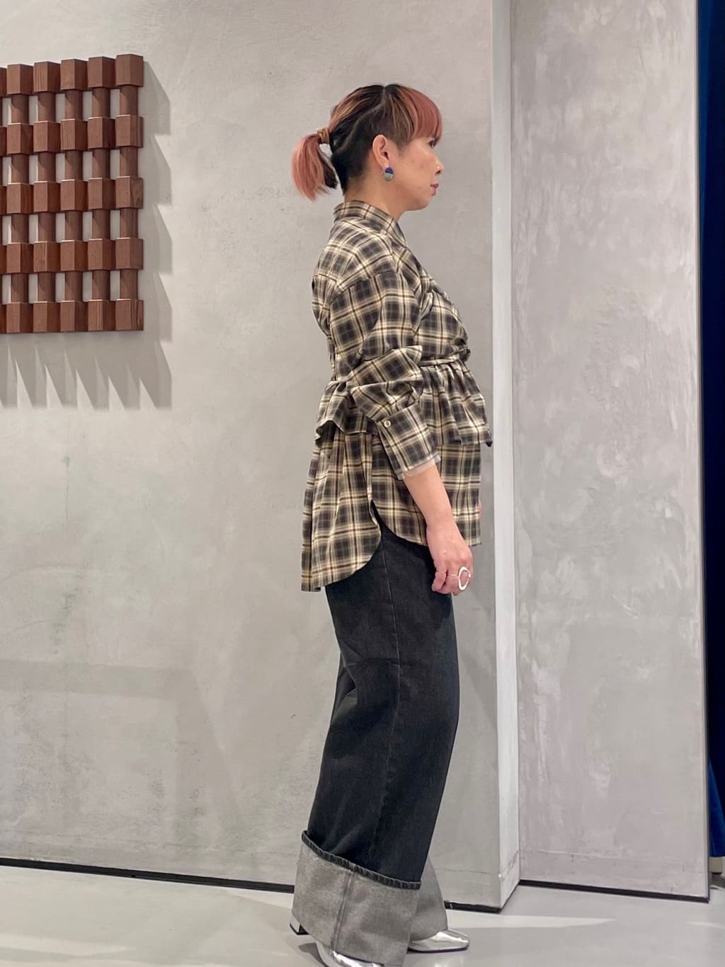 KOUさんの「INDIVI｜オンブレチェックビスチェ」を使ったコーディネート