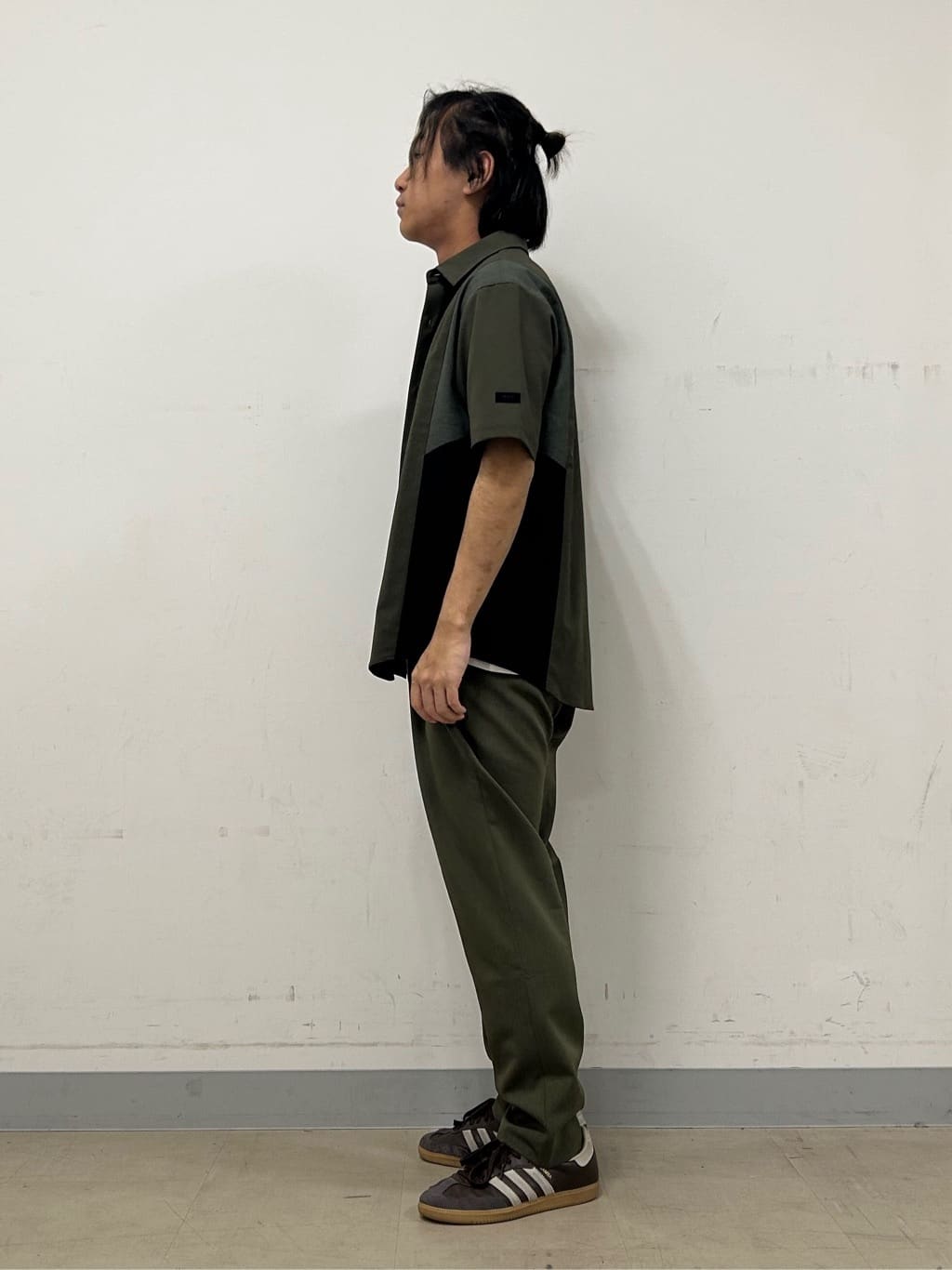 Hiroさんの「TAKEO KIKUCHI｜◆【Sサイズ～】フェイスロープ刺繍 天竺Tシャツ」を使ったコーディネート