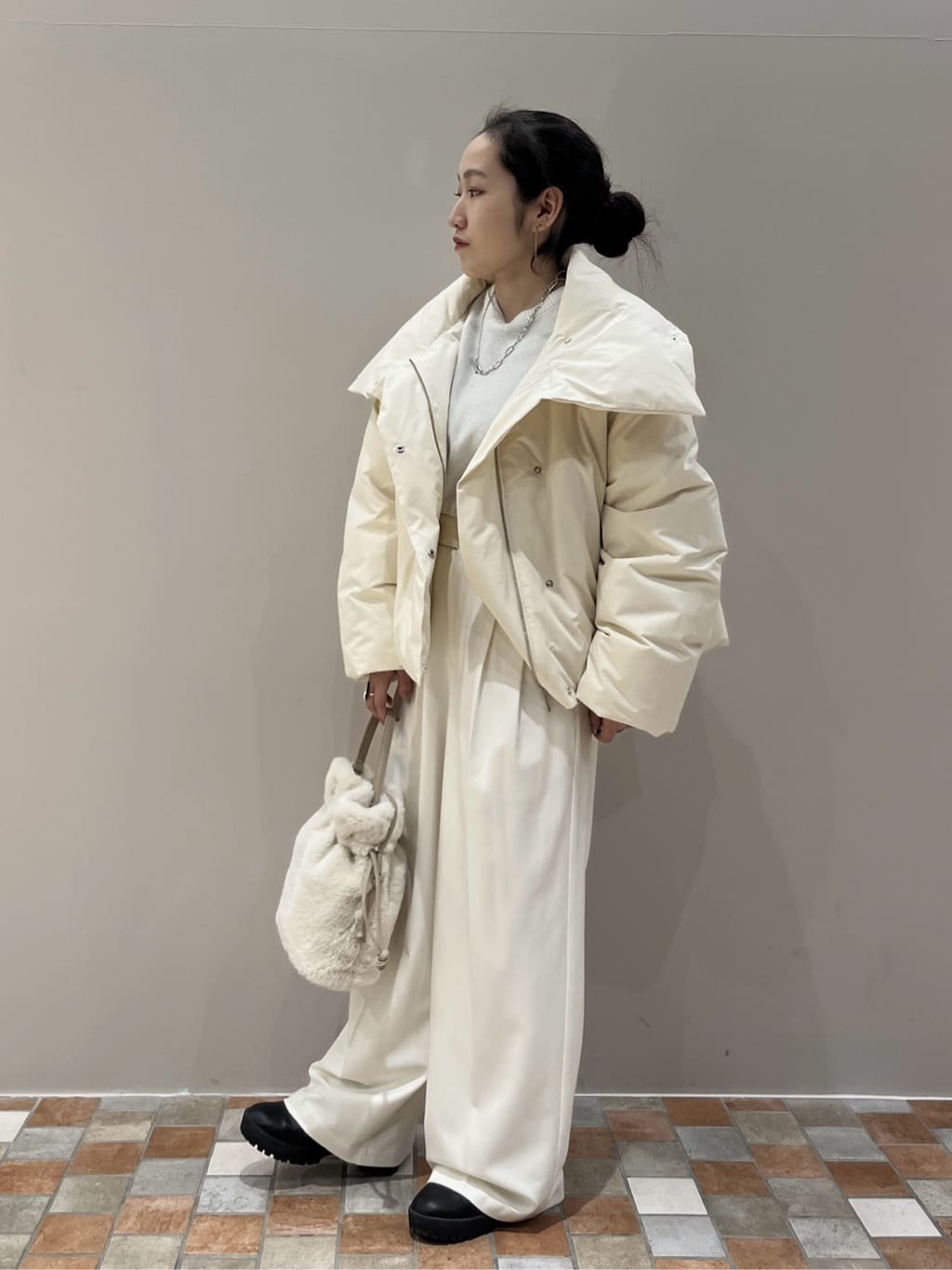 Uminoさんの「INDIVI｜2Wayフェイクファーショルダーバッグ」を使ったコーディネート