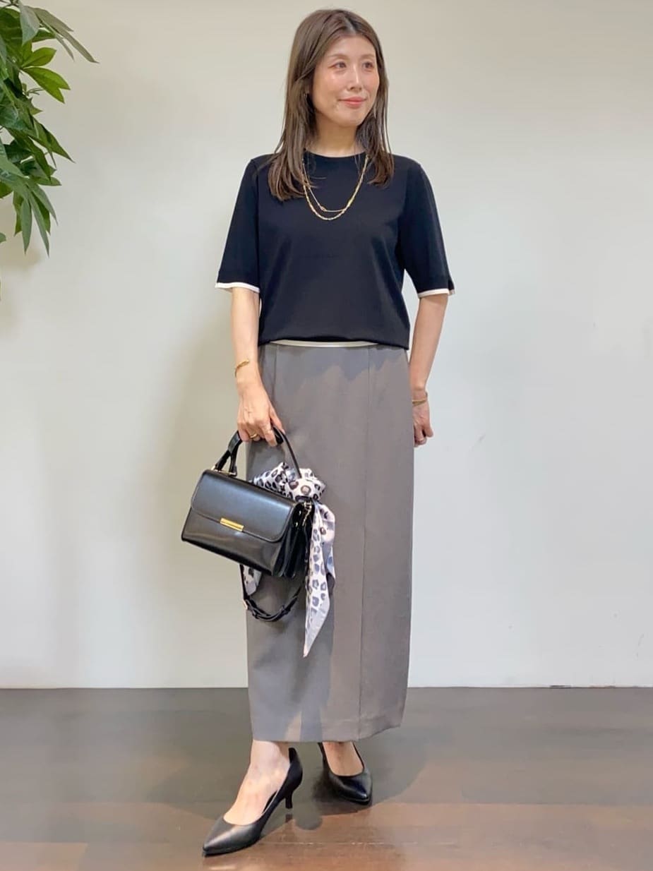 tomoさんの「UNTITLED｜【アンサンブル可/薄手】ベーシッククルーネックカーディガン」を使ったコーディネート