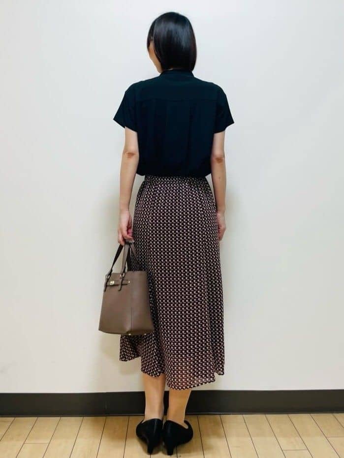 Riiさんの「Reflect｜【インナーに◎／すっきり見え！長め丈】タックデティールブラウス」を使ったコーディネート