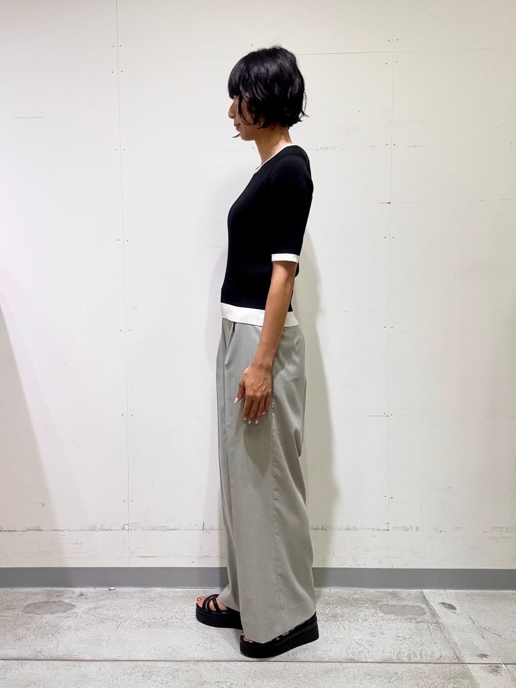 naoさんの「INDIVI｜【通年活躍！／アンサンブル可能】クルーネックカーディガン」を使ったコーディネート